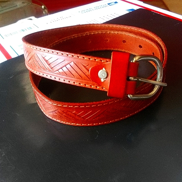 Vero Cuoio Italian leather size30-32 in $28 + free - Picture 2 of 7